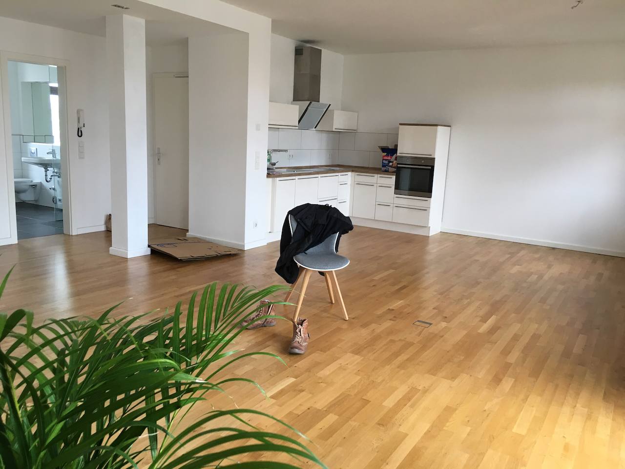 明るい部屋（仮の写真）